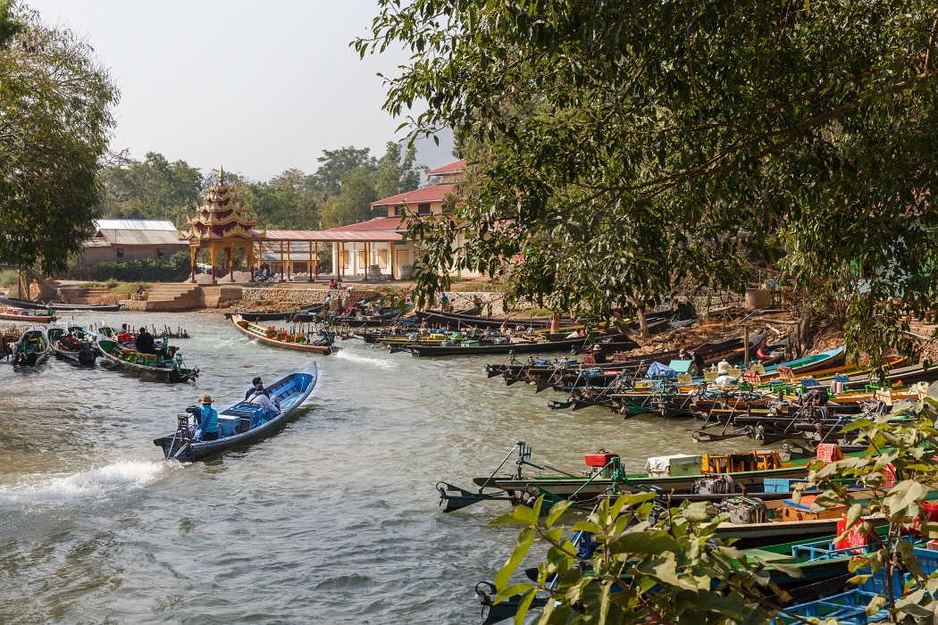 13/02/2016-Lac Inlé(Myanmar)-Pagode In Dhein