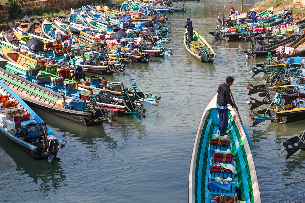 13/02/2016-Lac Inlé(Myanmar)-Pagode In Dhein