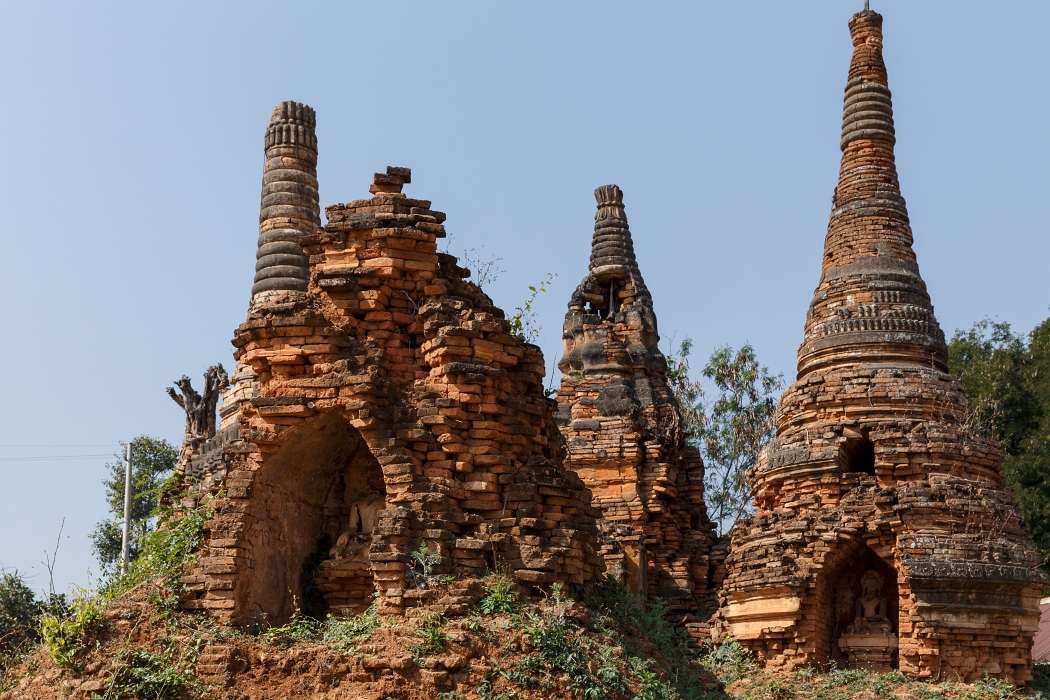 13/02/2016-Lac Inlé(Myanmar)-Pagode In Dhein