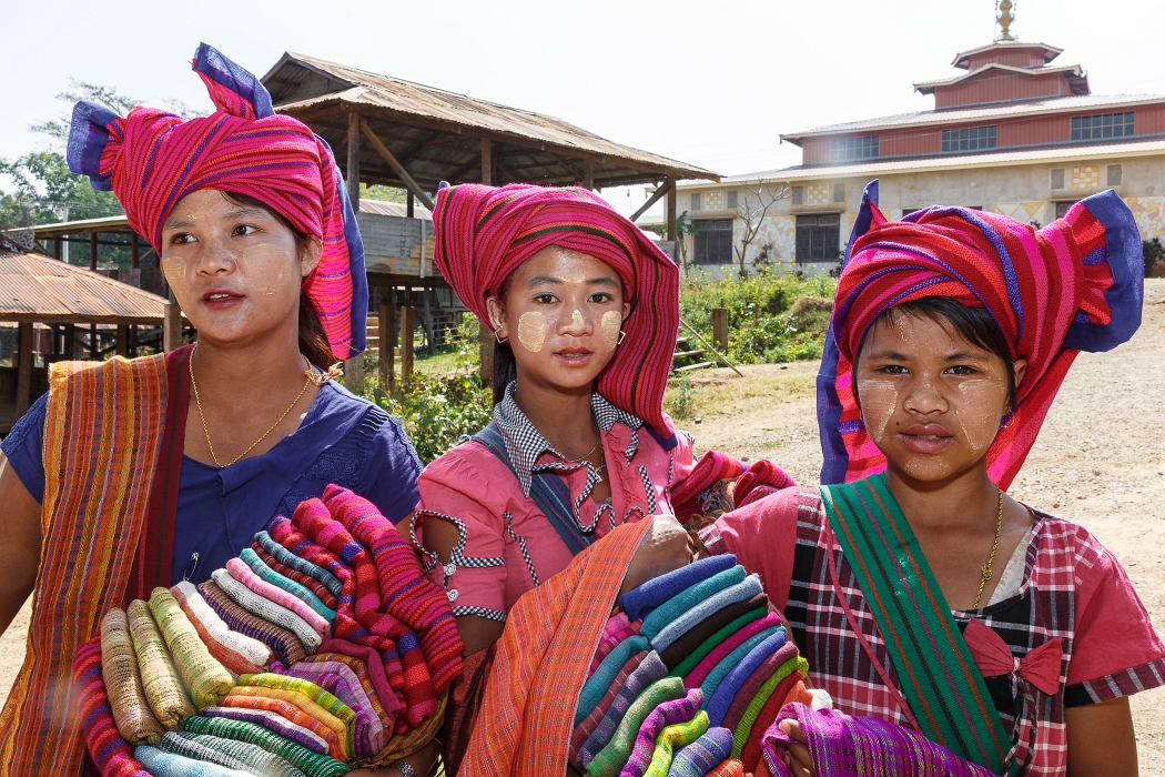 13/02/2016-Lac Inlé(Myanmar)-Pagode In Dhein