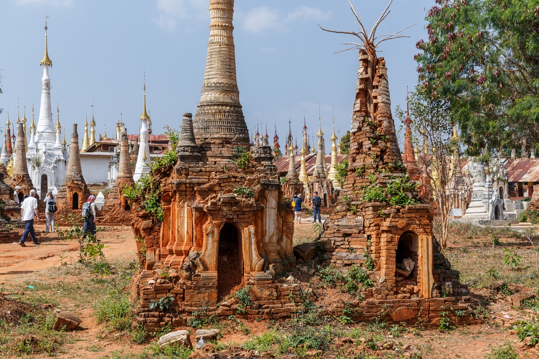 13/02/2016-Lac Inlé(Myanmar)-Pagode In Dhein