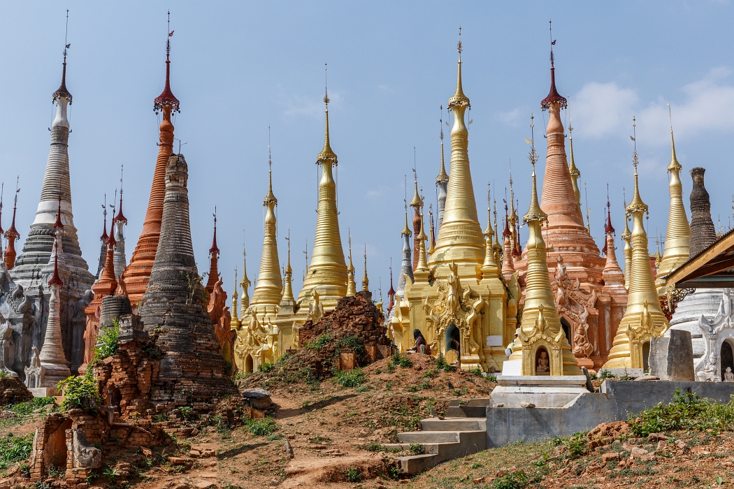 13/02/2016-Lac Inlé(Myanmar)-Pagode In Dhein