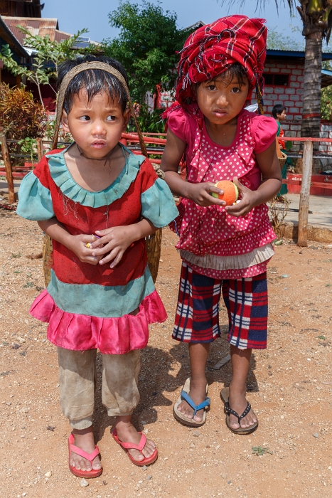 13/02/2016-Lac Inlé(Myanmar)-Pagode In Dhein