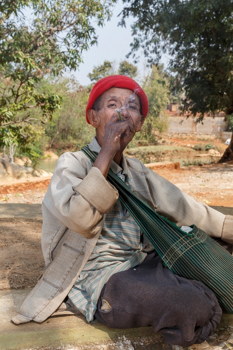 13/02/2016-Lac Inlé(Myanmar)-Pagode In Dhein