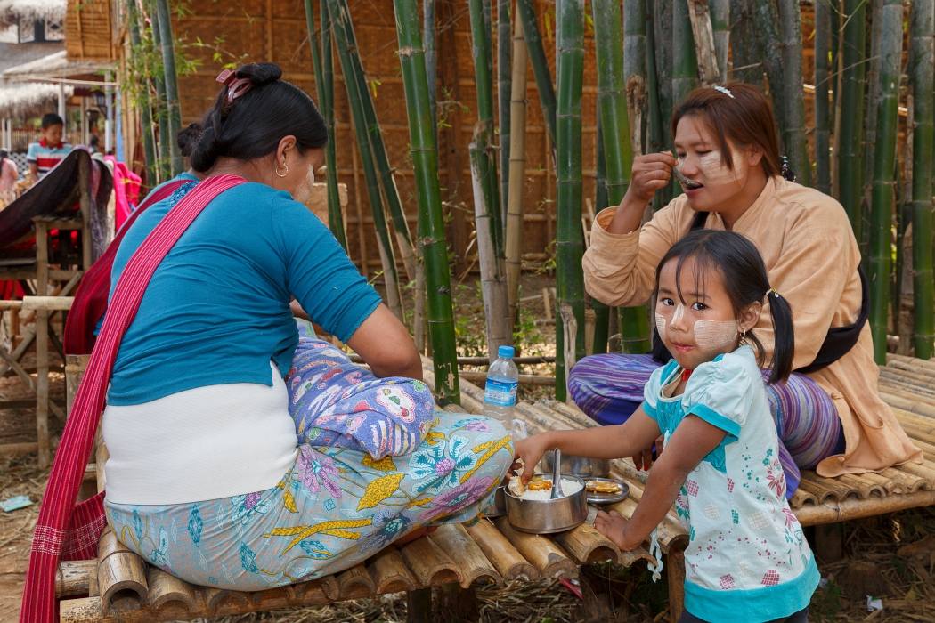13/02/2016-Lac Inlé(Myanmar)-Pagode In Dhein