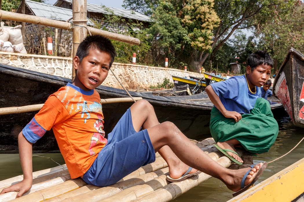 13/02/2016-Lac Inlé(Myanmar)-Pagode In Dhein