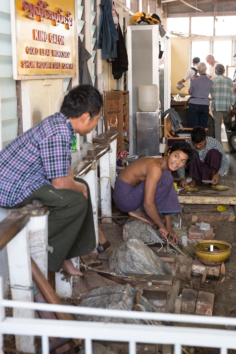 15/02/2016-Mandalay(Birmanie)-Artisanats