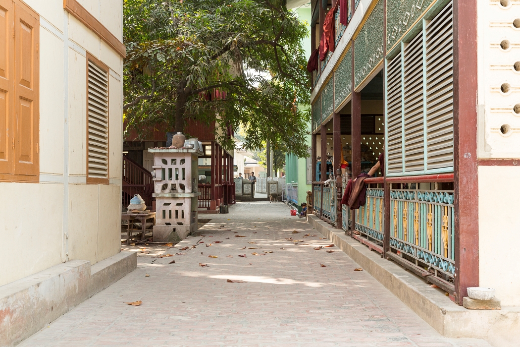 15/02/2016-Mandalay(Birmanie)-Monstère de Amarapura