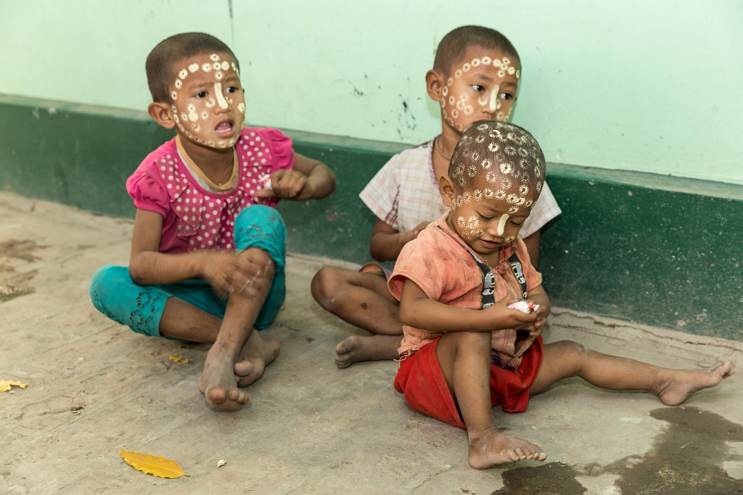 15/02/2016-Mandalay(Birmanie)-Monstère de Amarapura