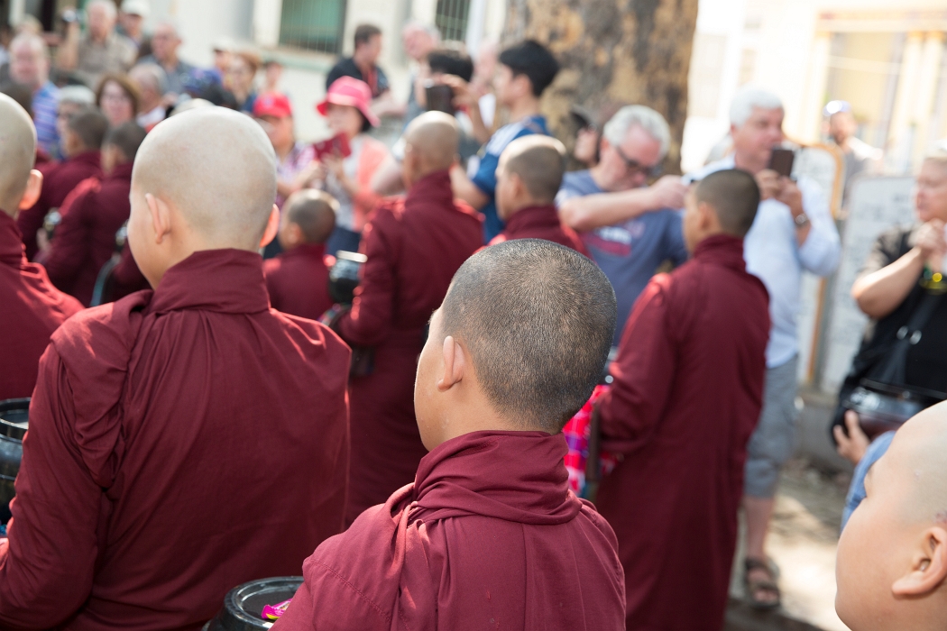 15/02/2016-Mandalay(Birmanie)-Monstère de Amarapura