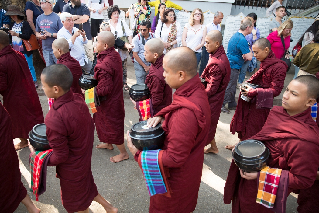 15/02/2016-Mandalay(Birmanie)-Monstère de Amarapura