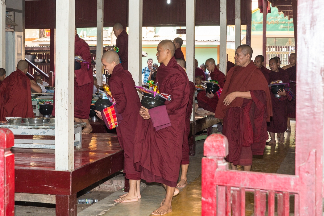 15/02/2016-Mandalay(Birmanie)-Monstère de Amarapura
