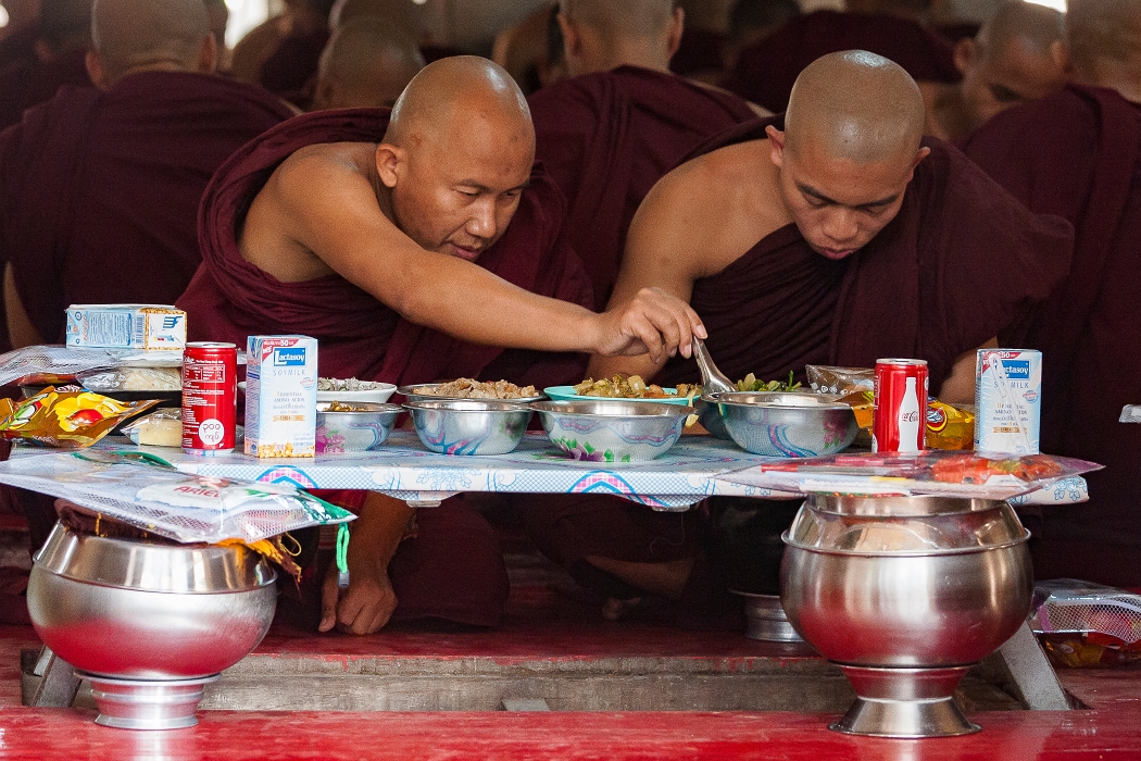 15/02/2016-Mandalay(Birmanie)-Monstère de Amarapura