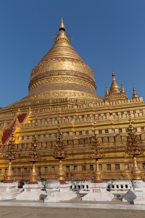 18/02/2016-Bagan(Birmanie)-Pagode dorée Shwe Zigon