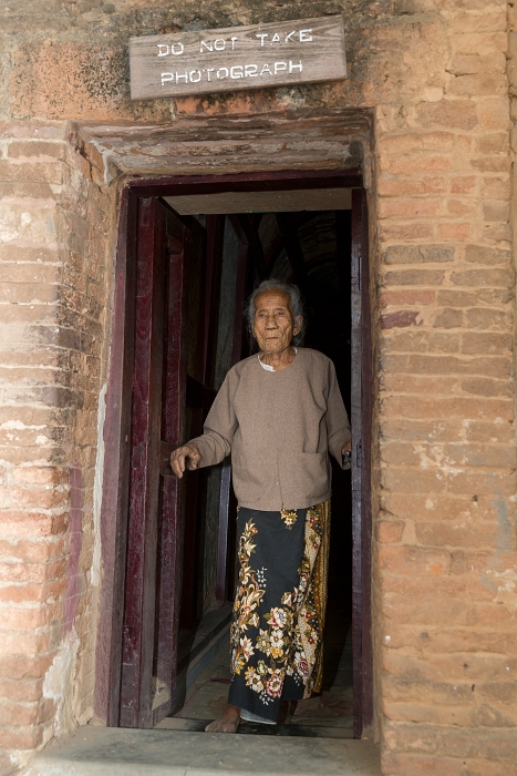 18/02/2016-Bagan(Birmanie)-Pagode dorée Shwe Zigon