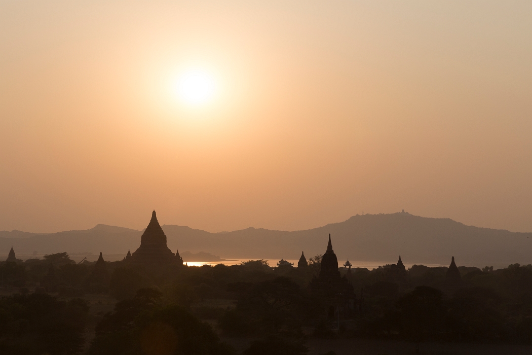 18/02/2016-Bagan(Birmanie)Coucher de soleil