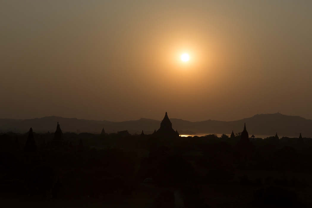 18/02/2016-Bagan(Birmanie)Coucher de soleil