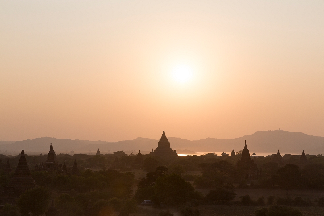 18/02/2016-Bagan(Birmanie)Coucher de soleil