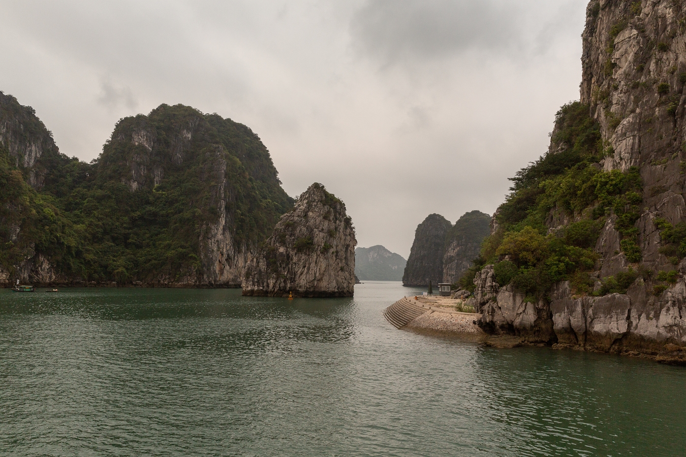 21/04/2019-Baie d'Halong (Vietnam) - La grotte de la surprise