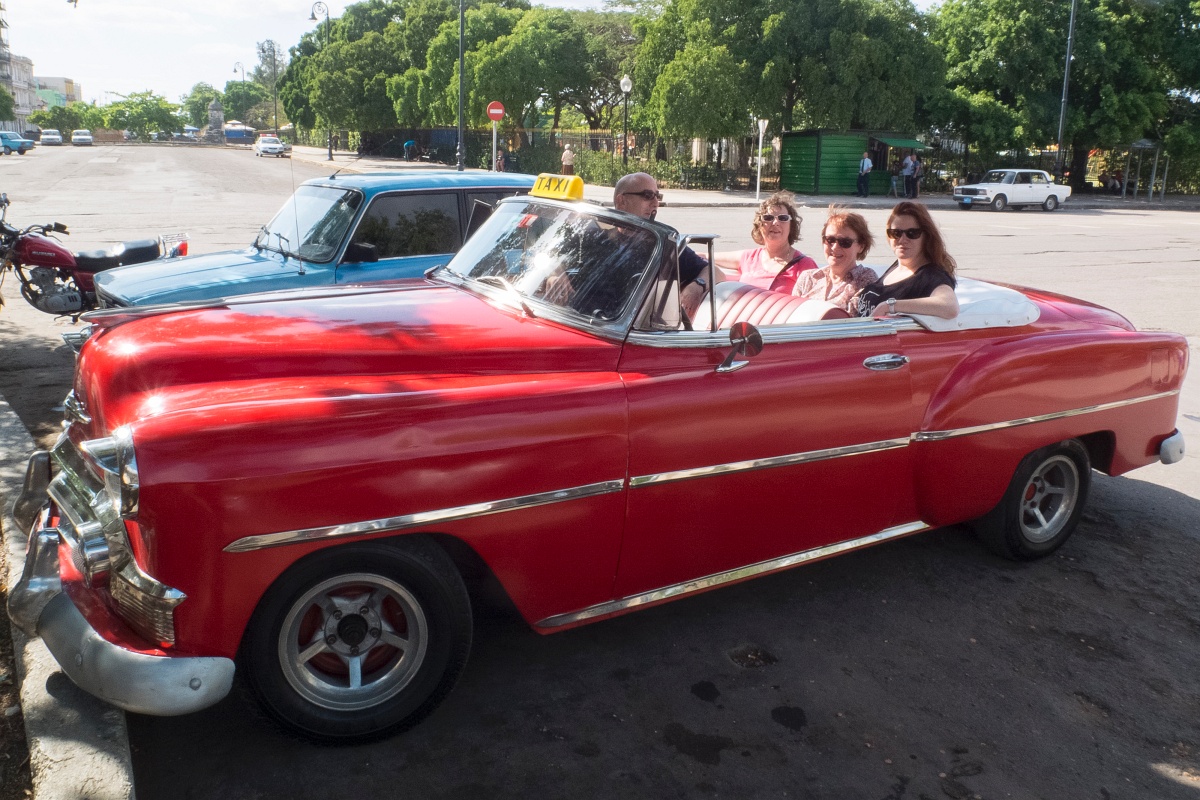 20130505-2901-pf.jpg - 05/05/2013-La Havane(Cuba)-Promenade en voiture américaine