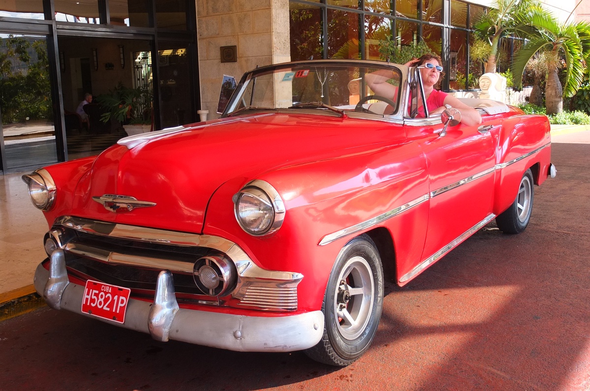 20130505-2919-pf.JPG - 05/05/2013-La Havane(Cuba)-Promenade en voiture américaine-->Jocelyne