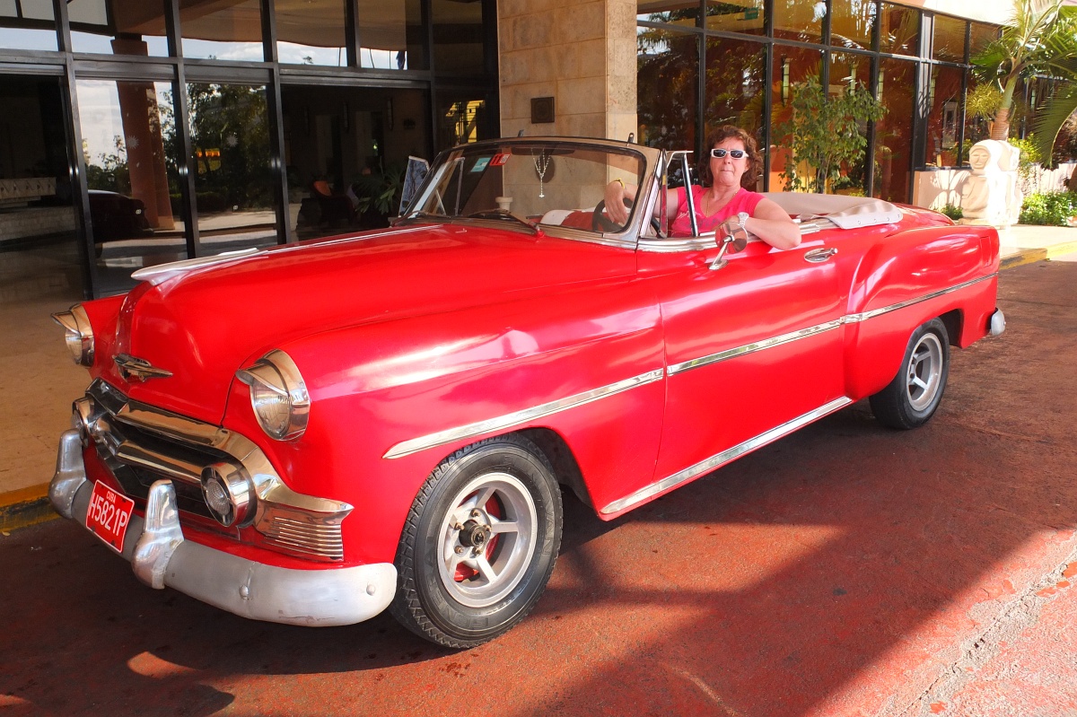 20130505-2920-pf.JPG - 05/05/2013-La Havane(Cuba)-Promenade en voiture américaine-->Jocelyne