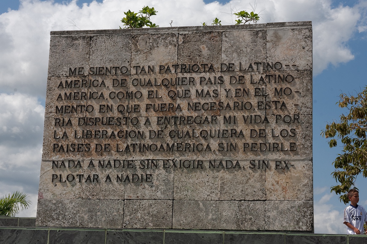 20130506-3310-p4.jpg - 06/05/2013-Santa Clara(Cuba)-Place de la révolution, Che Guevara