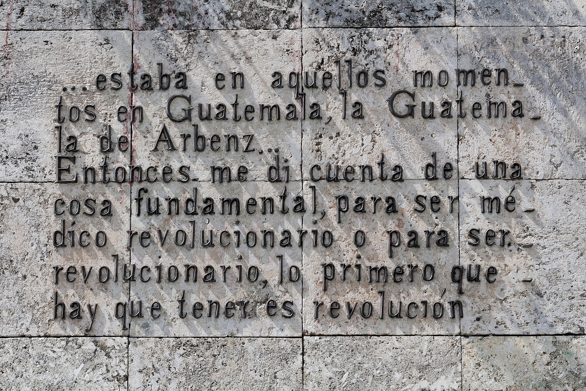 20130506-3312-p3.jpg - 06/05/2013-Santa Clara(Cuba)-Place de la révolution, Che Guevara