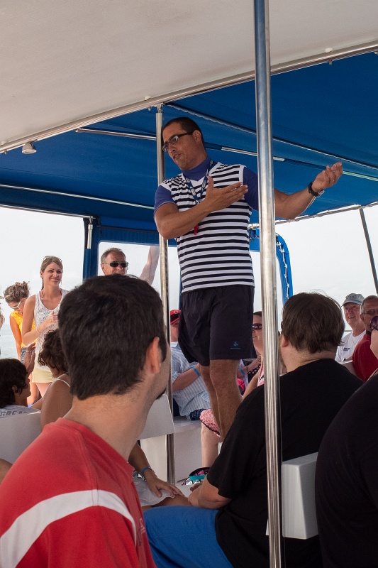 20130513-7006-pf.jpg - 13/05/2013-Varadero(Cuba)-Sortie en catamaran-->L'équipage