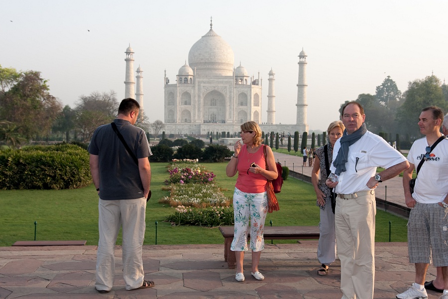 20110331-6224-p4.jpg - 31/03/2011-Agra (Inde)-Le Taj Mahal-->Notre groupe