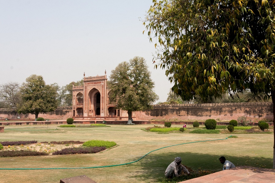 20110331-6412-p4.jpg - 31/03/2011-Agra(Inde)-Itmad Ud Daulah (petit taj mahal)