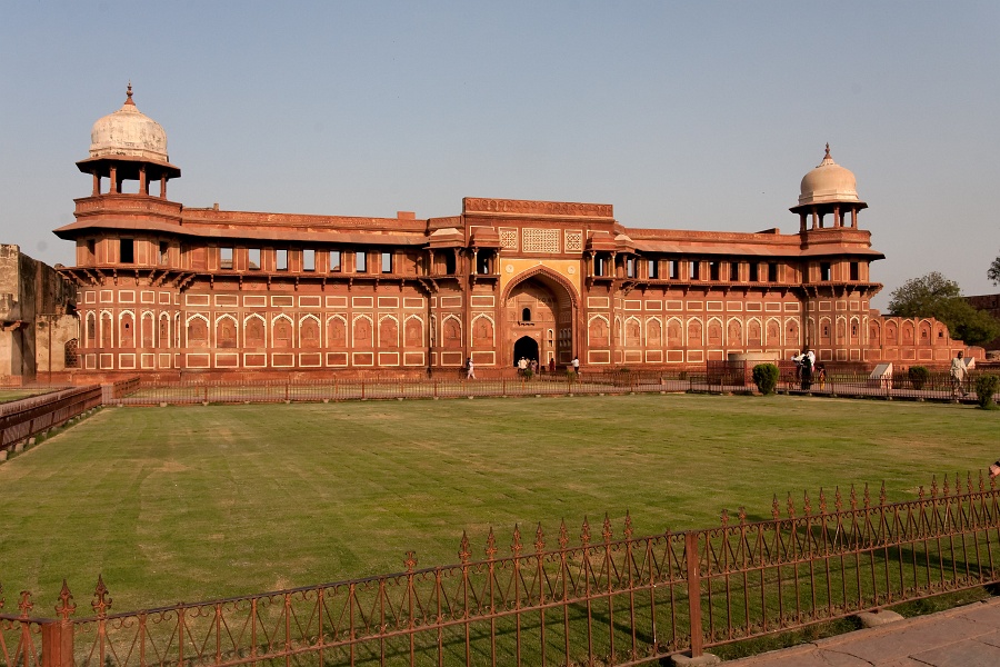 20110331-6702-p4.jpg - 31/03/2011-Agra(Inde)-Le fort rouge-->L'entrée du site