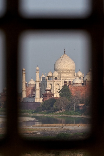 20110331-6717-p3.jpg - 31/03/2011-Agra(Inde)-Le fort rouge-->Vue sur le Taj Mahal