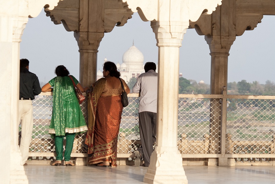20110331-6719-p3.jpg - 31/03/2011-Agra(Inde)-Le fort rouge-->Vue sur le Taj Mahal