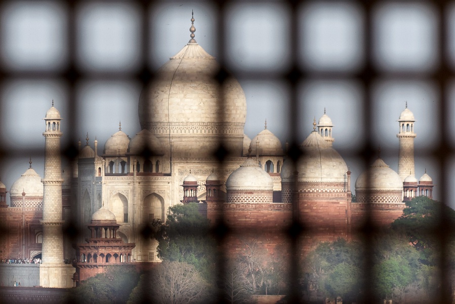 20110331-6721-p3.jpg - 31/03/2011-Agra(Inde)-Le fort rouge-->Vue sur le Taj Mahal