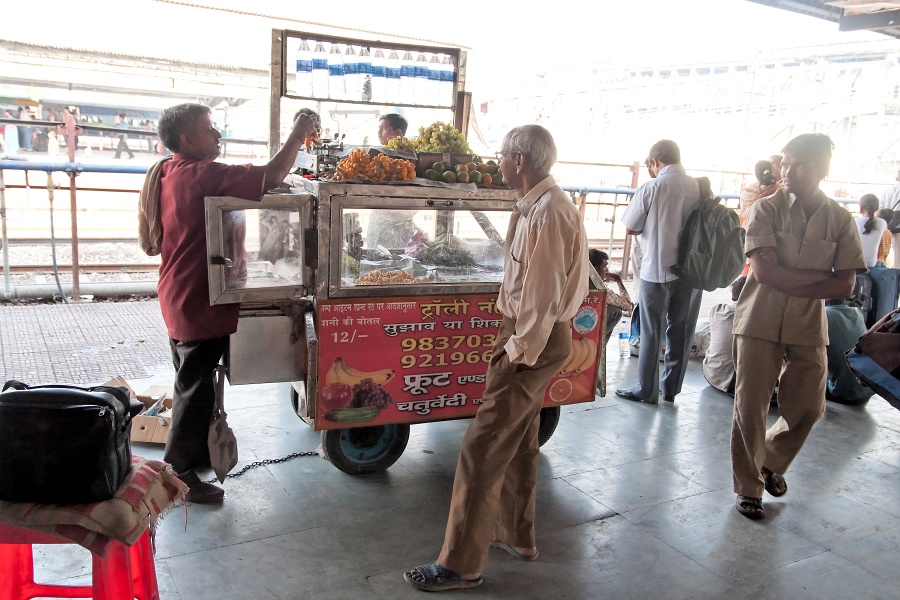 20110401-7114-p4.jpg - 01/04/2011-Agra (Inde)-Voyage en train