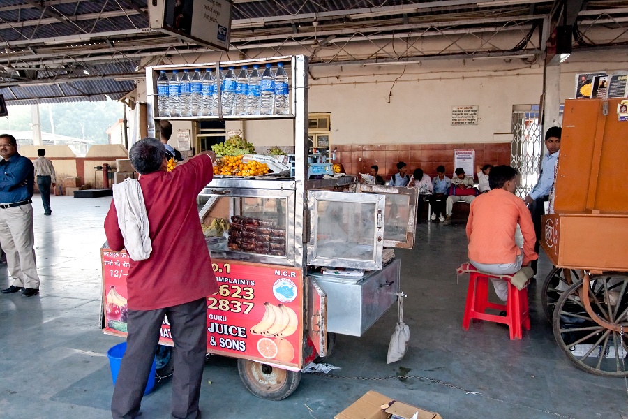 20110401-7118-p4.jpg - 01/04/2011-Agra (Inde)-Voyage en train