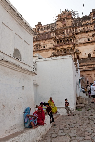 20110401-7628-p4.jpg - 01/04/2011-Datia (Inde)-La ville-->Jeunes indiens