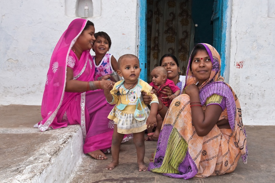20110401-7640-p4.jpg - 01/04/2011-Datia (Inde)-La ville-->Famille indienne
