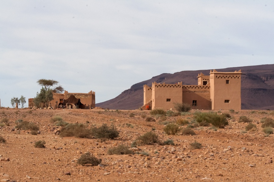 20111121-4024-p3.jpg - 21/11/2011-Zagora(Maroc)-Sur la route--Kasbah