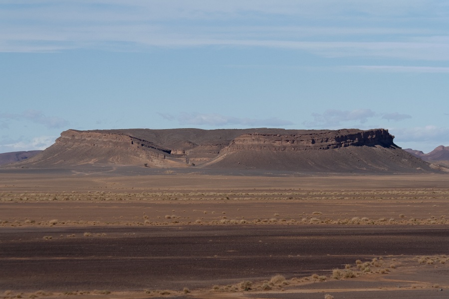 20111121-4066-p3.jpg - 21/11/2011-Zagora(Maroc)-Sur la route--Montagne du film "La momie"