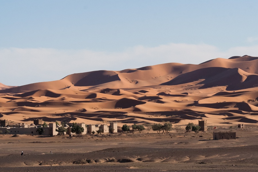20111121-4069-p3.jpg - 21/11/2011-Merzouga(Maroc)-Dunes--Campements de Bivouac