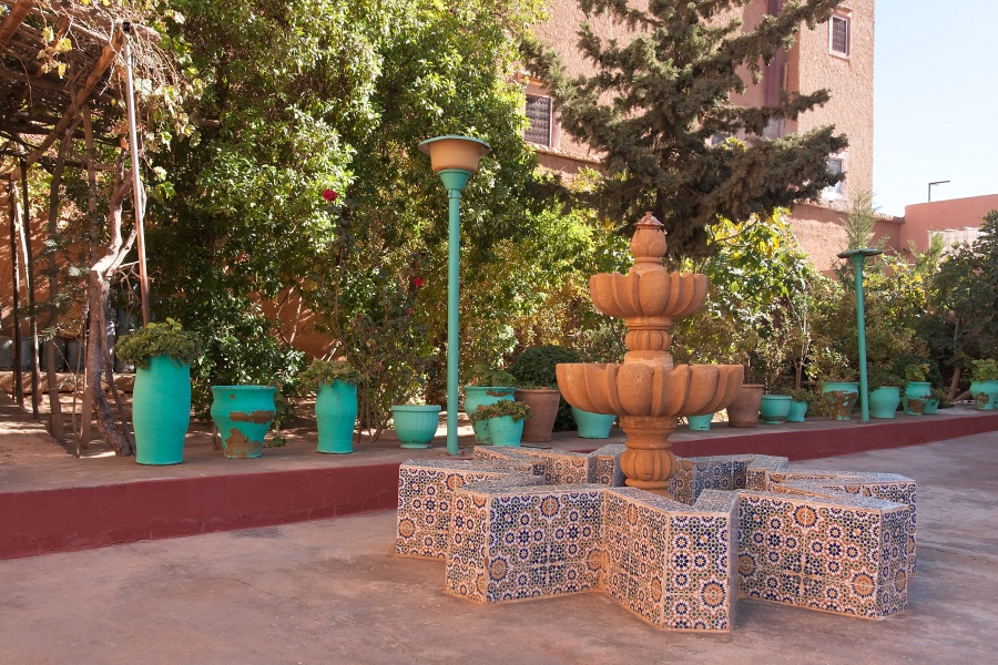 20120122-5075-p4.jpg - 22/01/2012-Sur la route de Ouarzazate-->Restaurant