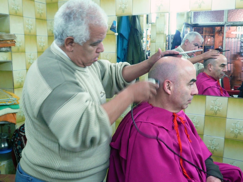 20111119-2090-jo.JPG - 19/11/2011-Marakech(Maroc)-Chez le barbier-->Patrice