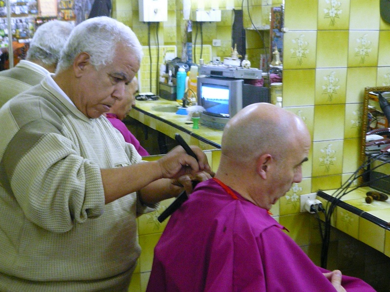 20111119-2092-jo.JPG - 19/11/2011-Marakech(Maroc)-Chez le barbier-->Patrice