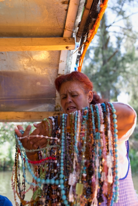06/04/2014-Mexico-Xochimilco-->La vendeuse de bijoux