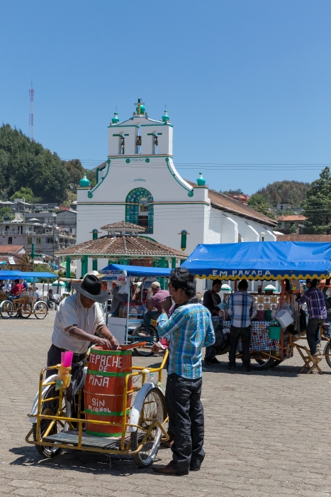 10/04/2014-Village de San Juan Chamula (Mexique)-Sur la place