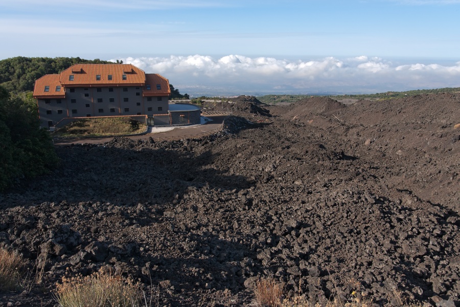 201009-Sicile-2102-p4.jpg - 21/09/2010-Etna(Sicile)-Arrivée sur le site