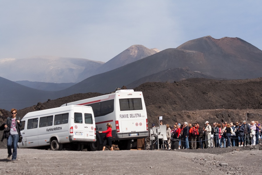 201009-Sicile-2214-p3.jpg - 21/09/2010-Etna(Sicile)-Montée vers le cratère central-->Arrivée en haut