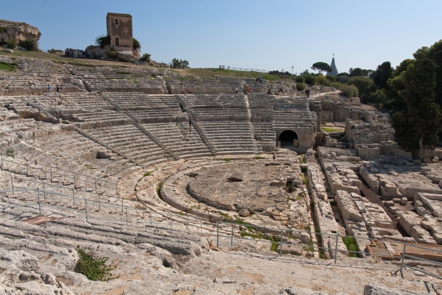201009-sicile-1212-p4.jpg - 09/2010-syracuse(Sicile)-Parc archéologique-->Théatre grec